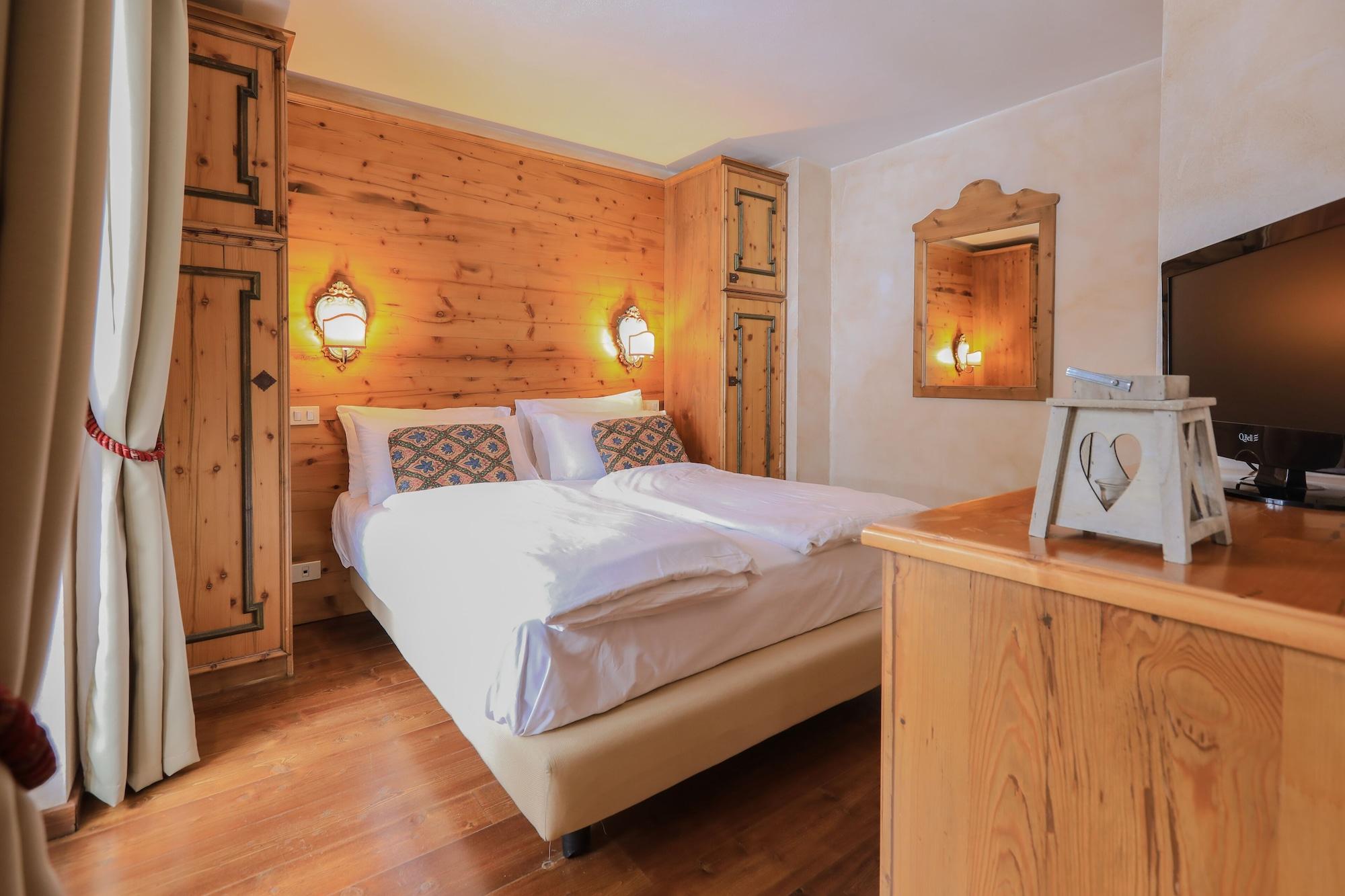 Hotel Perla Madonna Dış mekan fotoğraf
