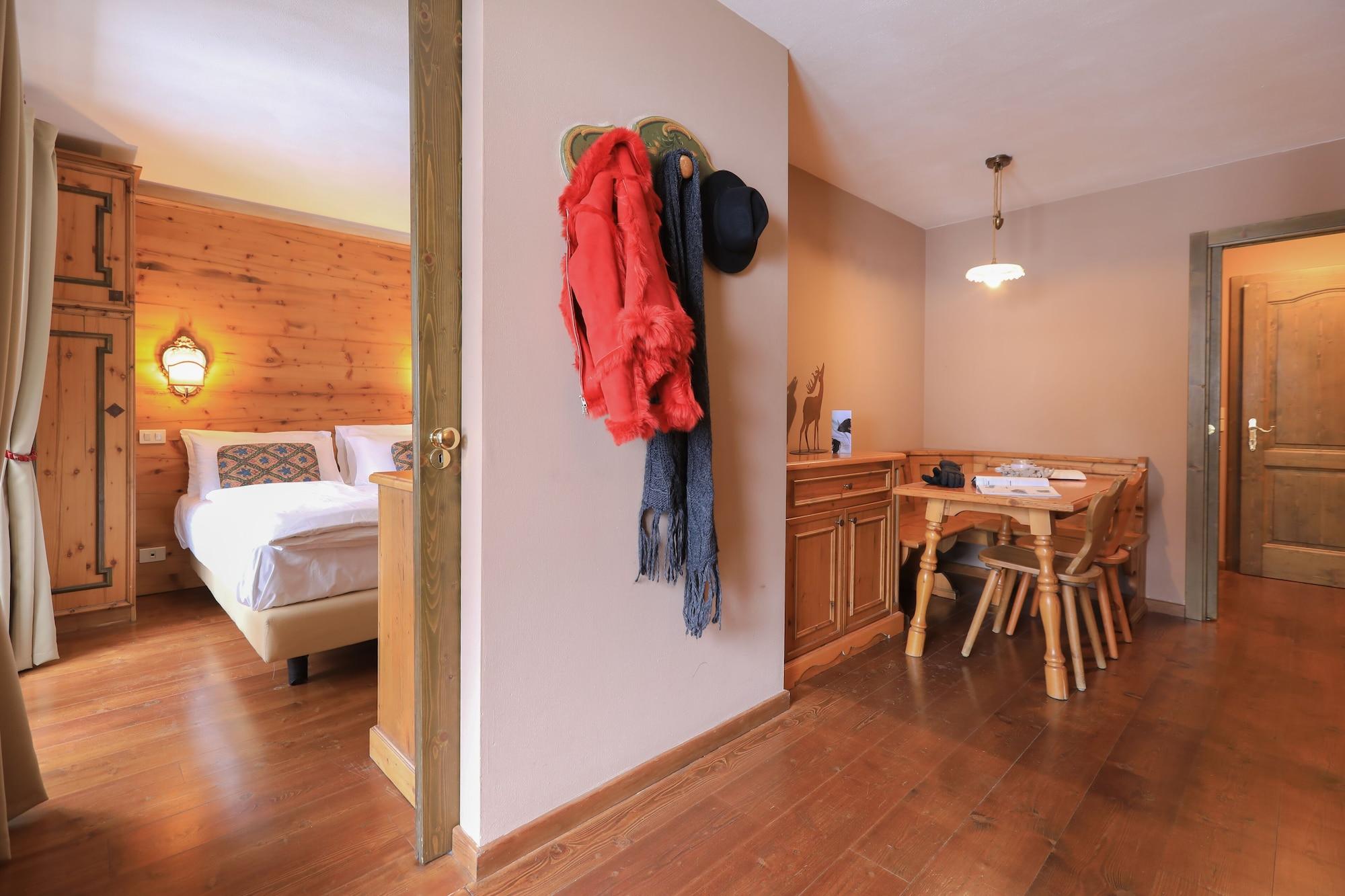 Hotel Perla Madonna Dış mekan fotoğraf