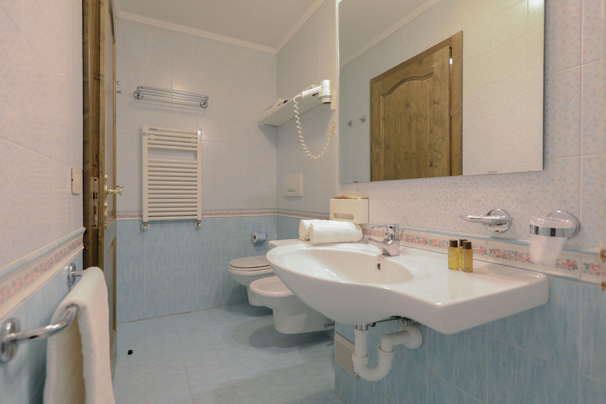Hotel Perla Madonna Dış mekan fotoğraf