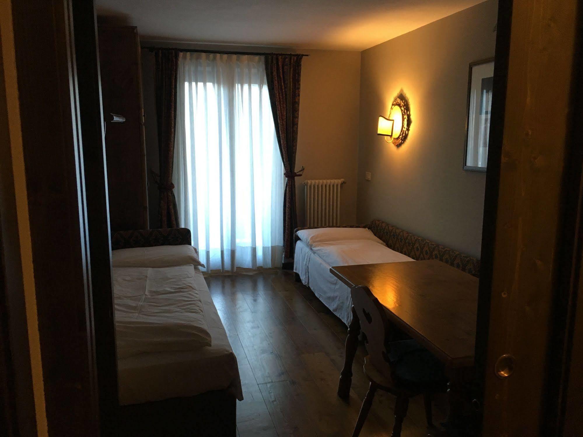 Hotel Perla Madonna Dış mekan fotoğraf