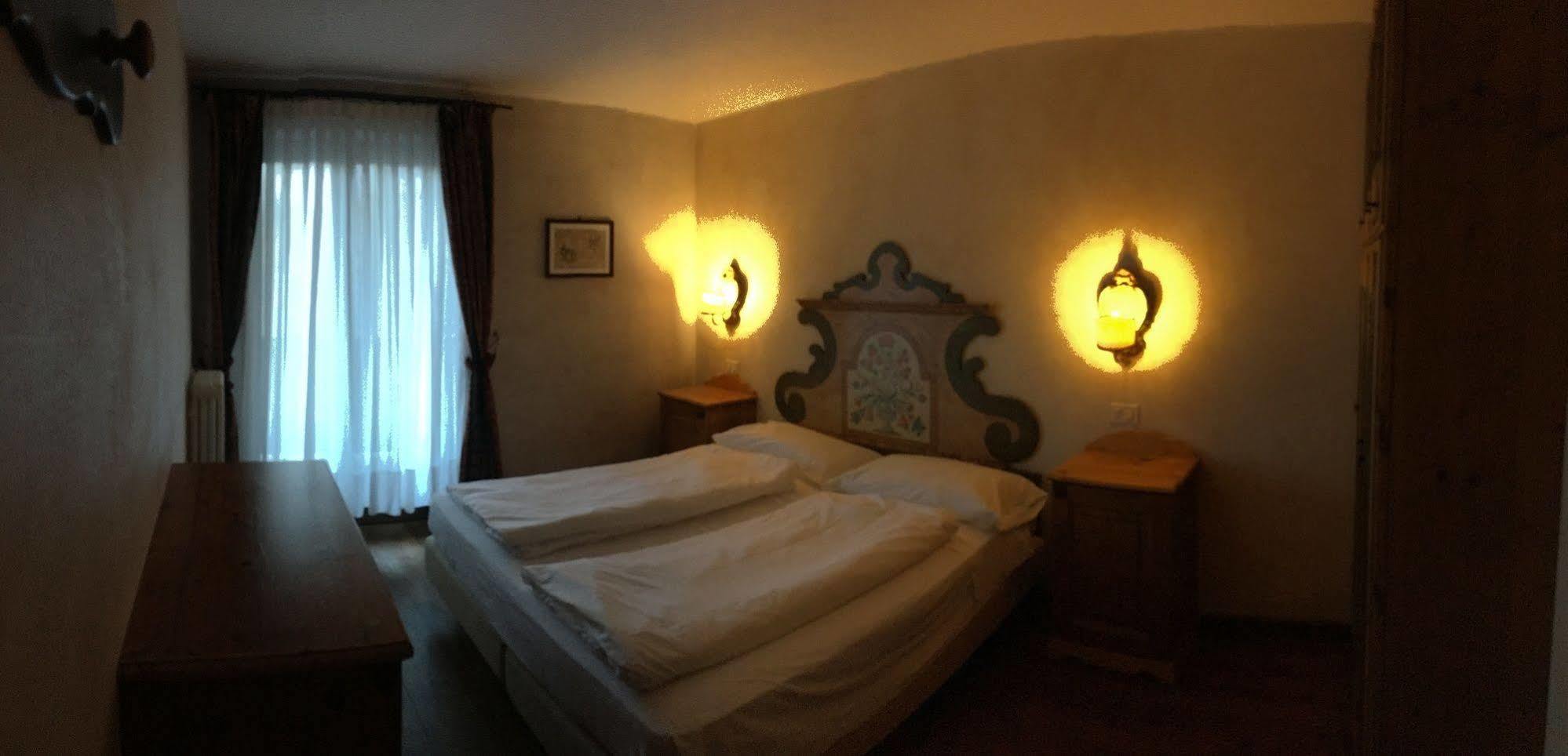 Hotel Perla Madonna Dış mekan fotoğraf