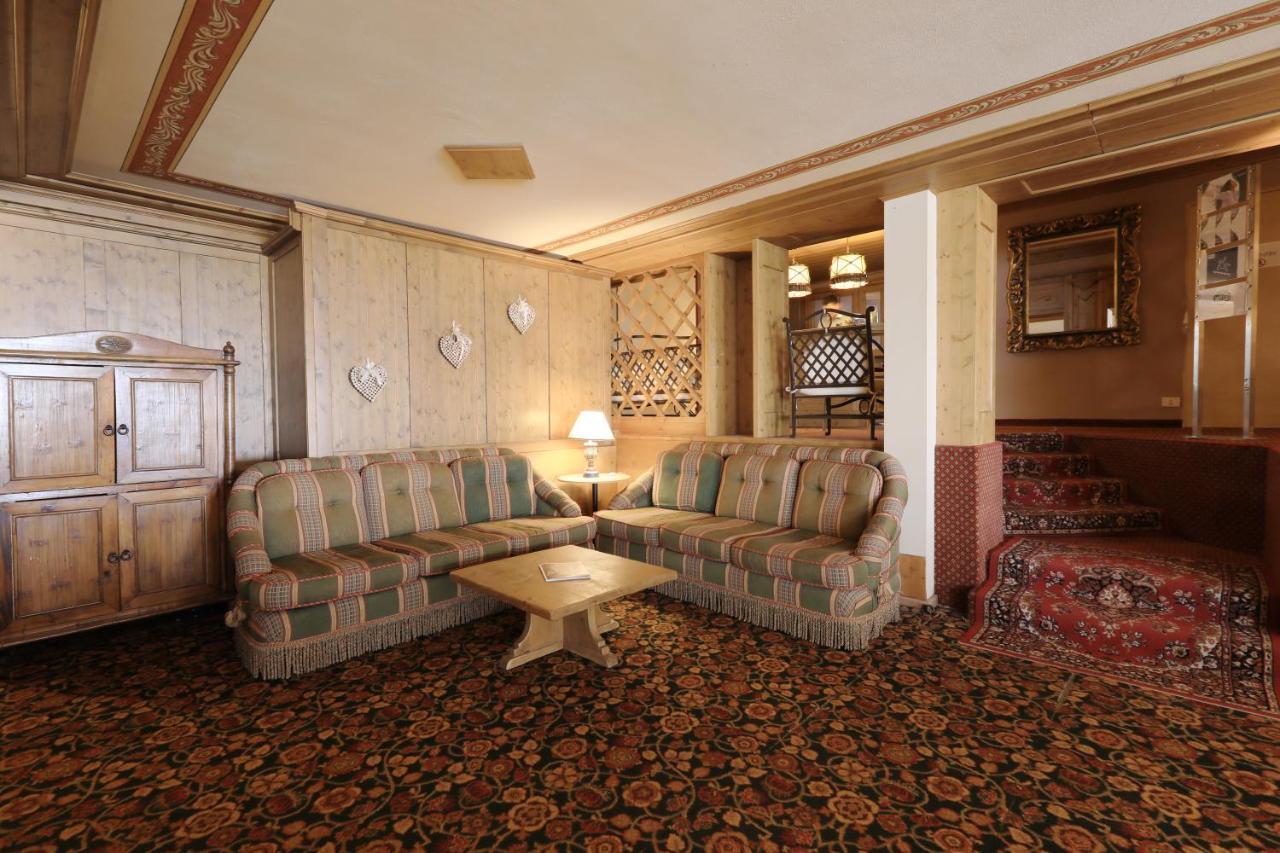 Hotel Perla Madonna Dış mekan fotoğraf